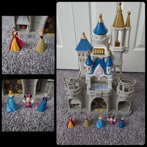 Walt Disney World Park Cinderella Princess Castle Playset with 5 Figures